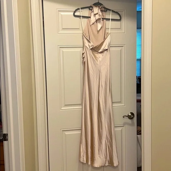 Champagne satin backless maxi dress - Picture 2 of 4